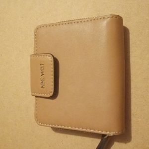 Nine west wallet